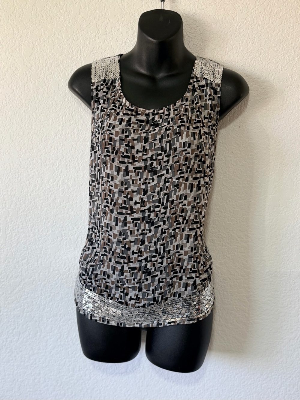 McBling Geometric Sheer Sequin Silver Accent Tank ✨